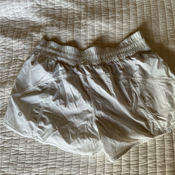 Lululemon Tracker LR Short 4” *lined - Picture 3 of 5